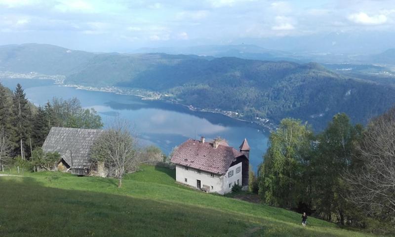 Ferienhaus Burgblick Treffen am Ossiacher See Zewnętrze zdjęcie